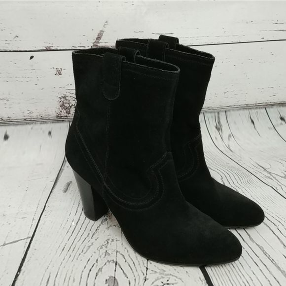 B. Makowsky Black Suede Heeled Booties
